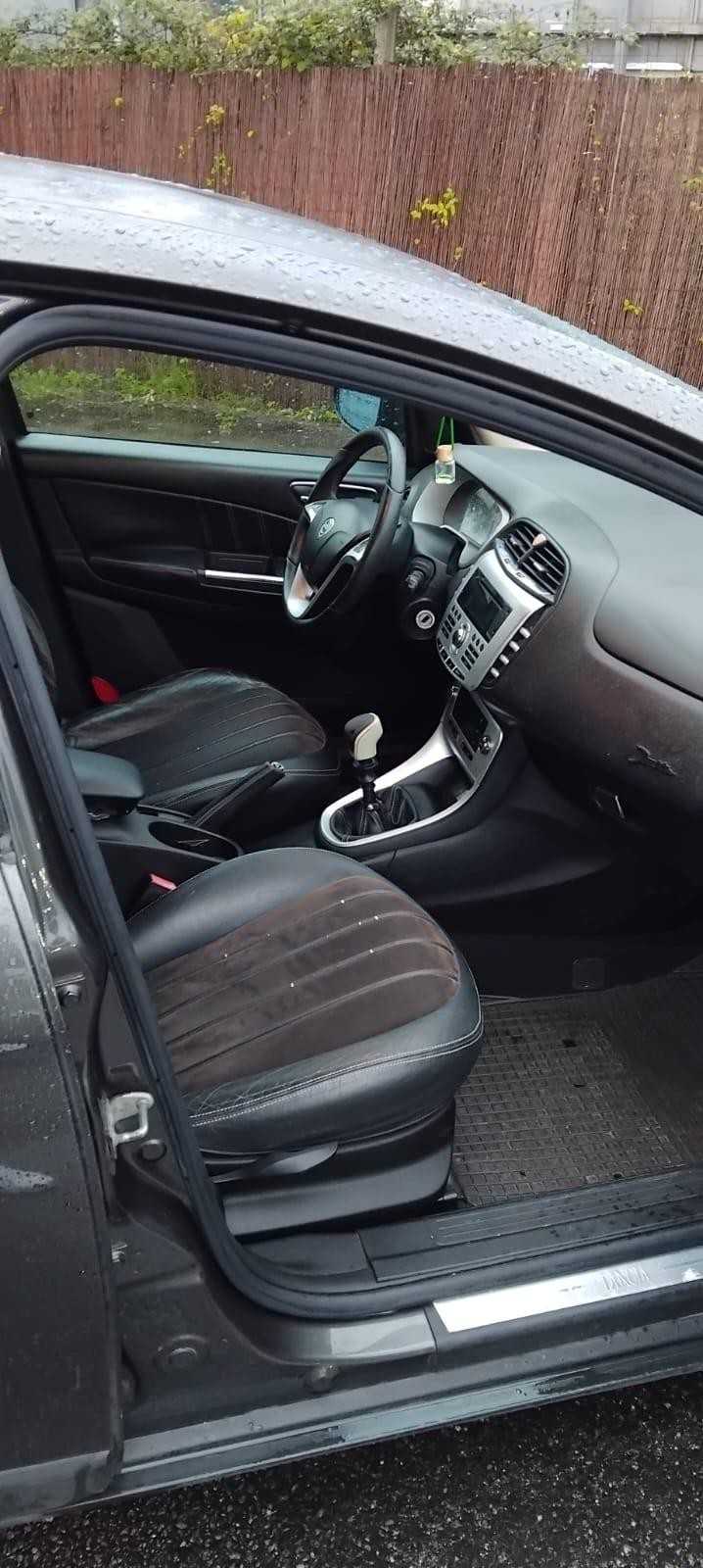 lancia-delta-2008-diesel-1598cc