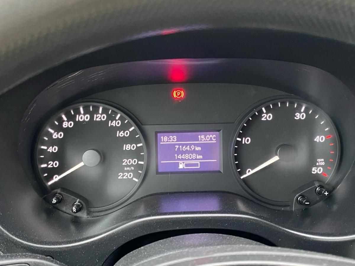 mercedes-benz-vito-2015-diesel-1598cc