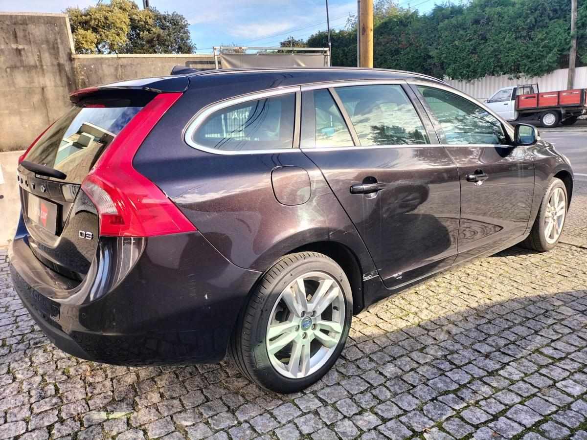volvo-v60-2011-diesel-1984cc