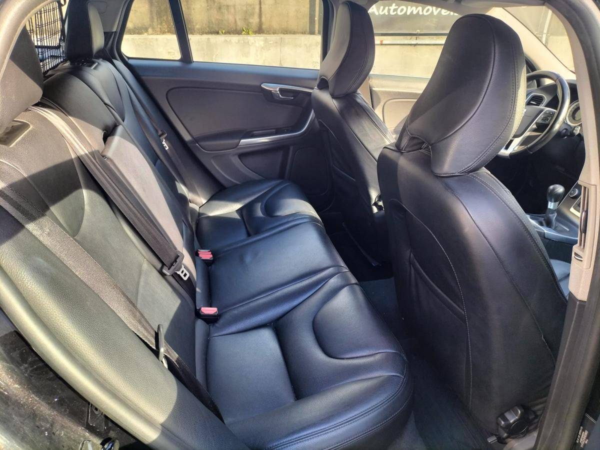 volvo-v60-2011-diesel-1984cc