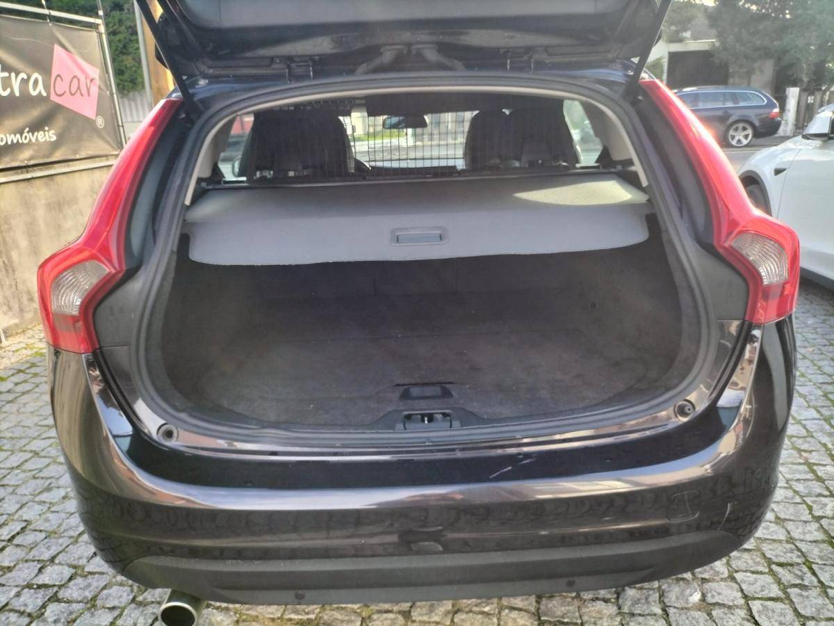volvo-v60-2011-diesel-1984cc