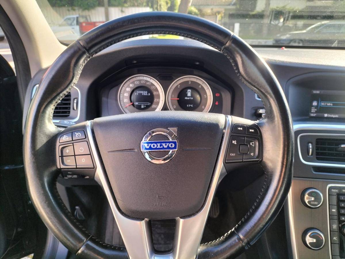 volvo-v60-2011-diesel-1984cc