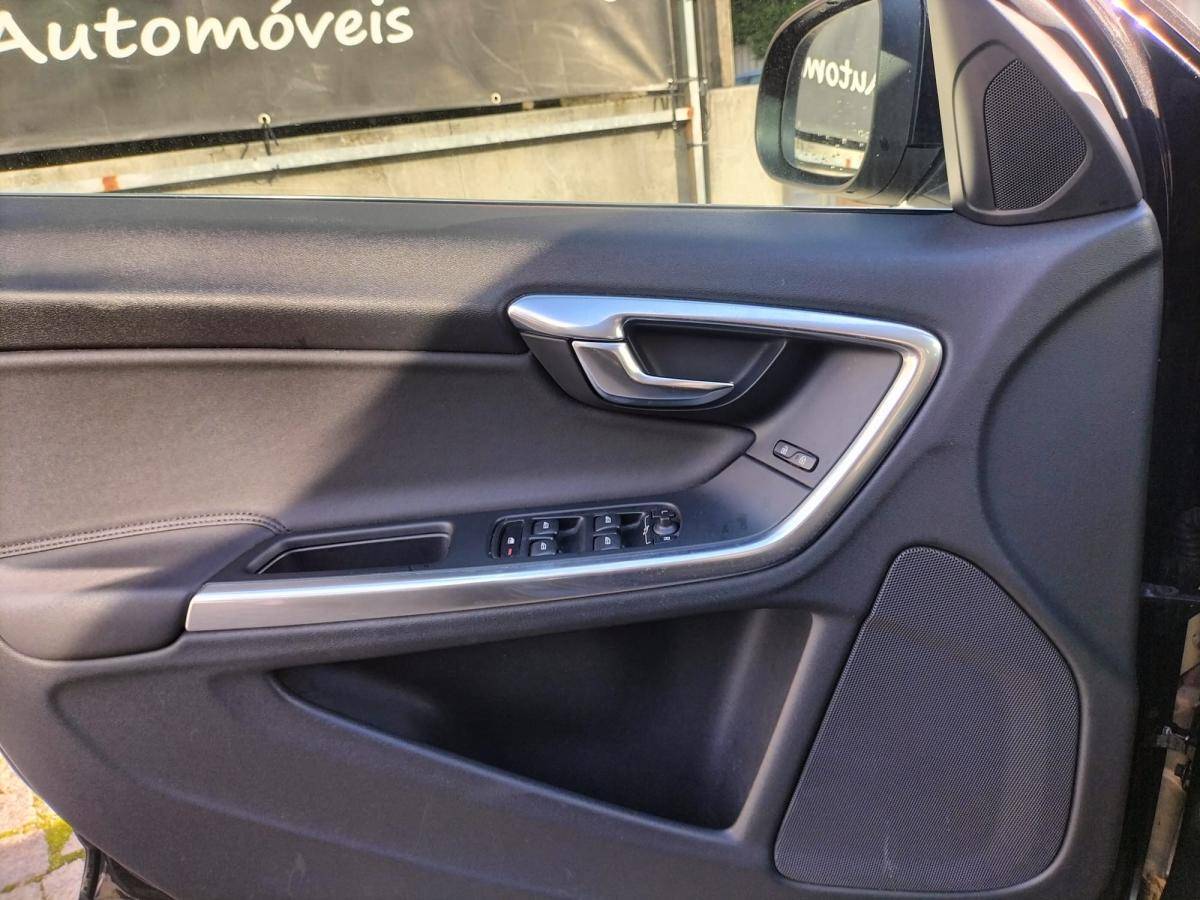 volvo-v60-2011-diesel-1984cc