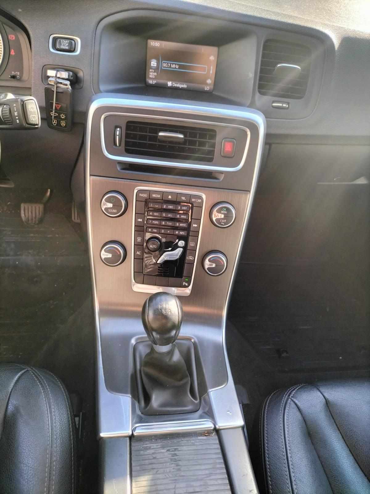 volvo-v60-2011-diesel-1984cc