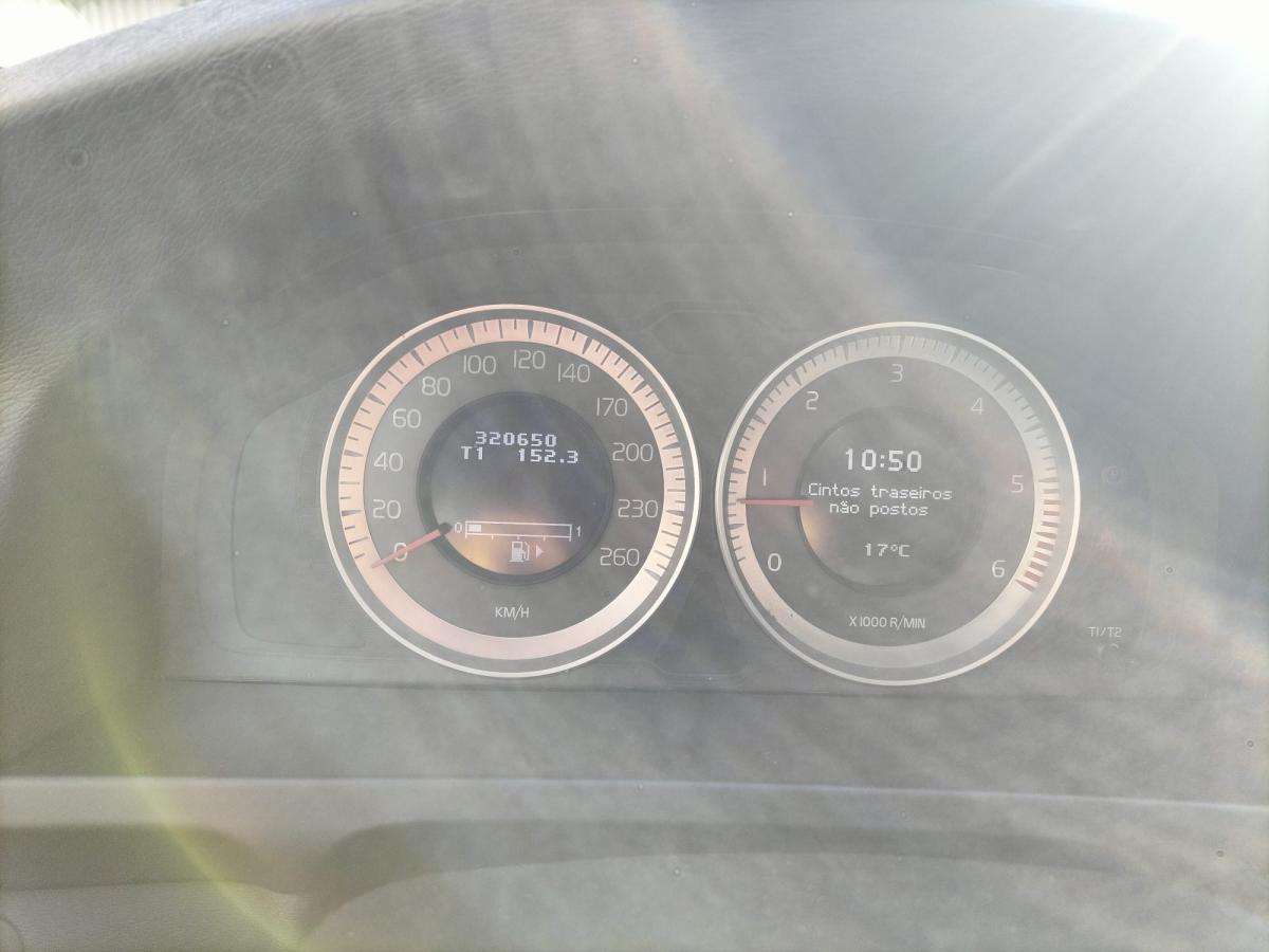 volvo-v60-2011-diesel-1984cc