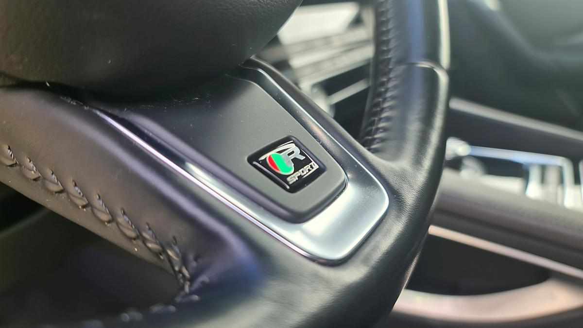 jaguar-f-pace-20d-awd-2017-diesel-1999cc