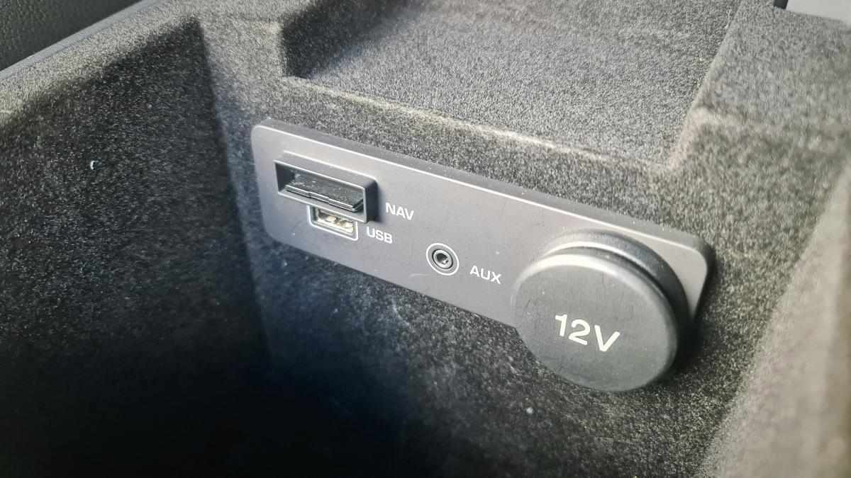 jaguar-f-pace-20d-awd-2017-diesel-1999cc