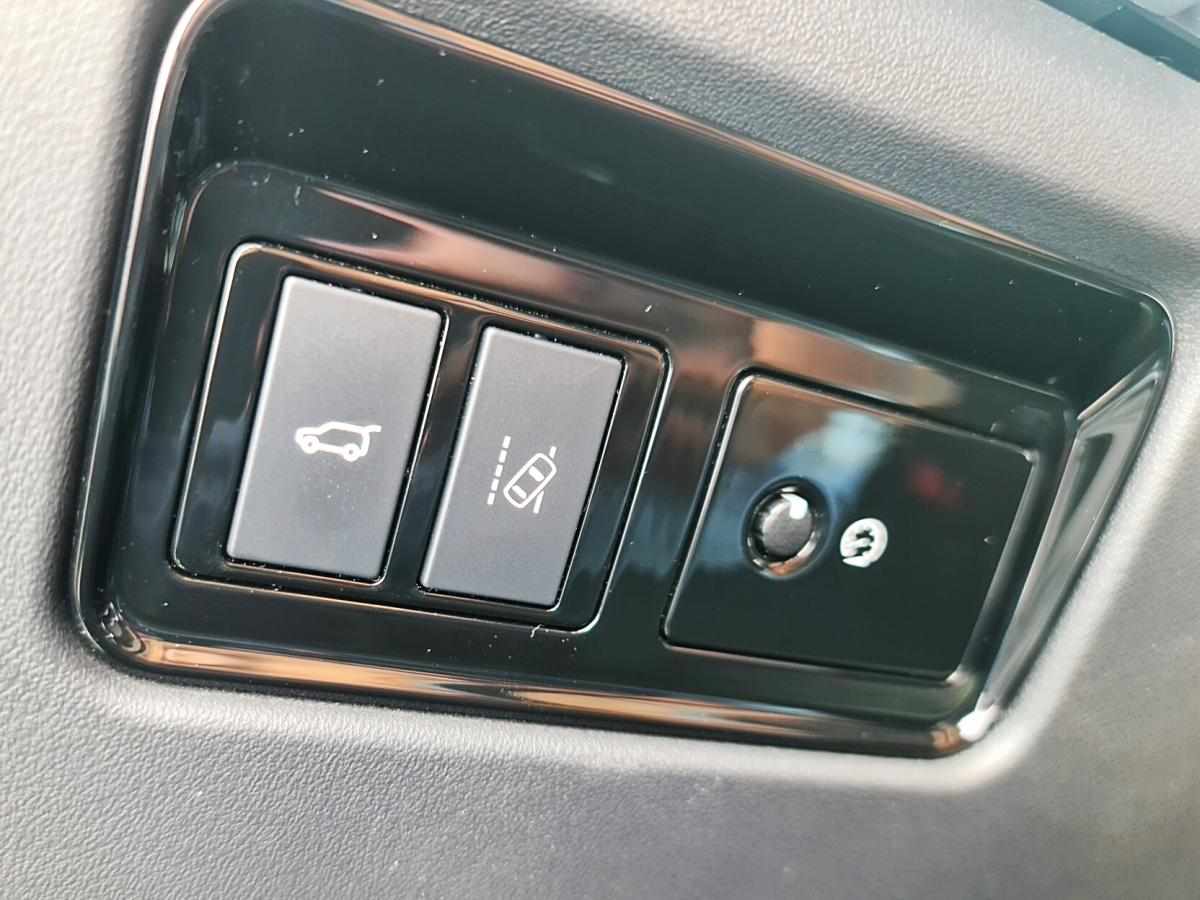 jaguar-f-pace-20d-awd-2017-diesel-1999cc