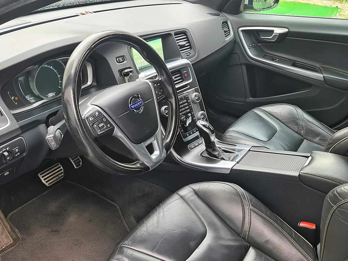 volvo-v60-d6-plug-in-hybrid-awd-2-4-2015-diesel-2400cc