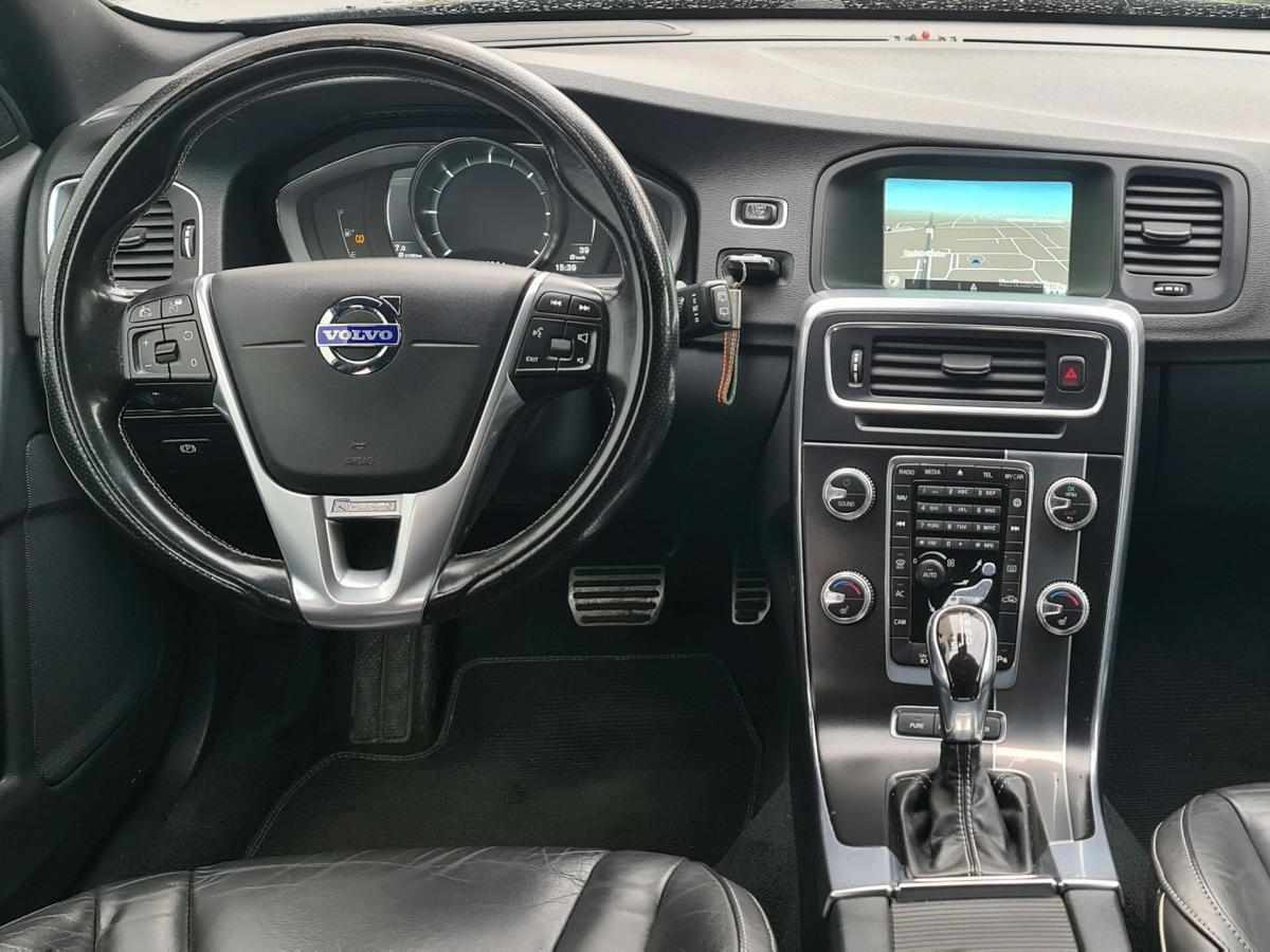 volvo-v60-d6-plug-in-hybrid-awd-2-4-2015-diesel-2400cc