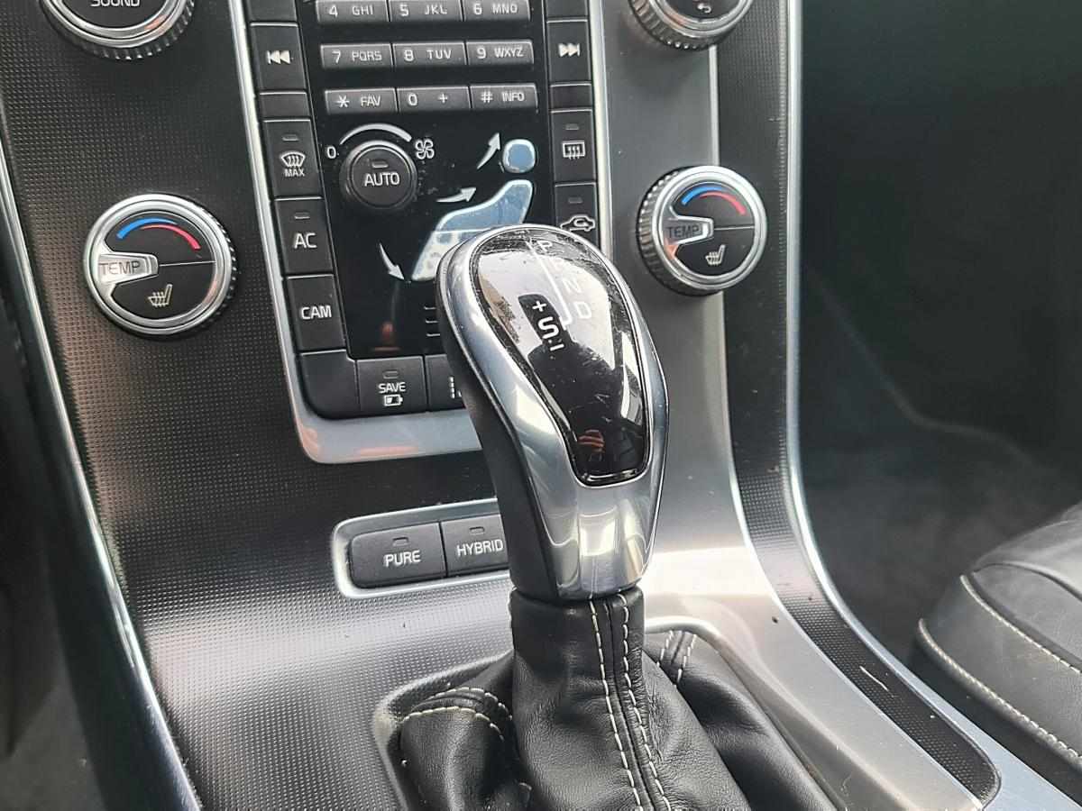 volvo-v60-d6-plug-in-hybrid-awd-2-4-2015-diesel-2400cc