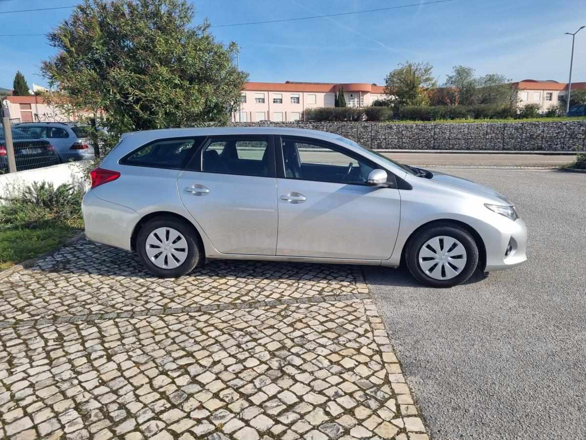 toyota-auris-touring-sports-2015-diesel-1364cc