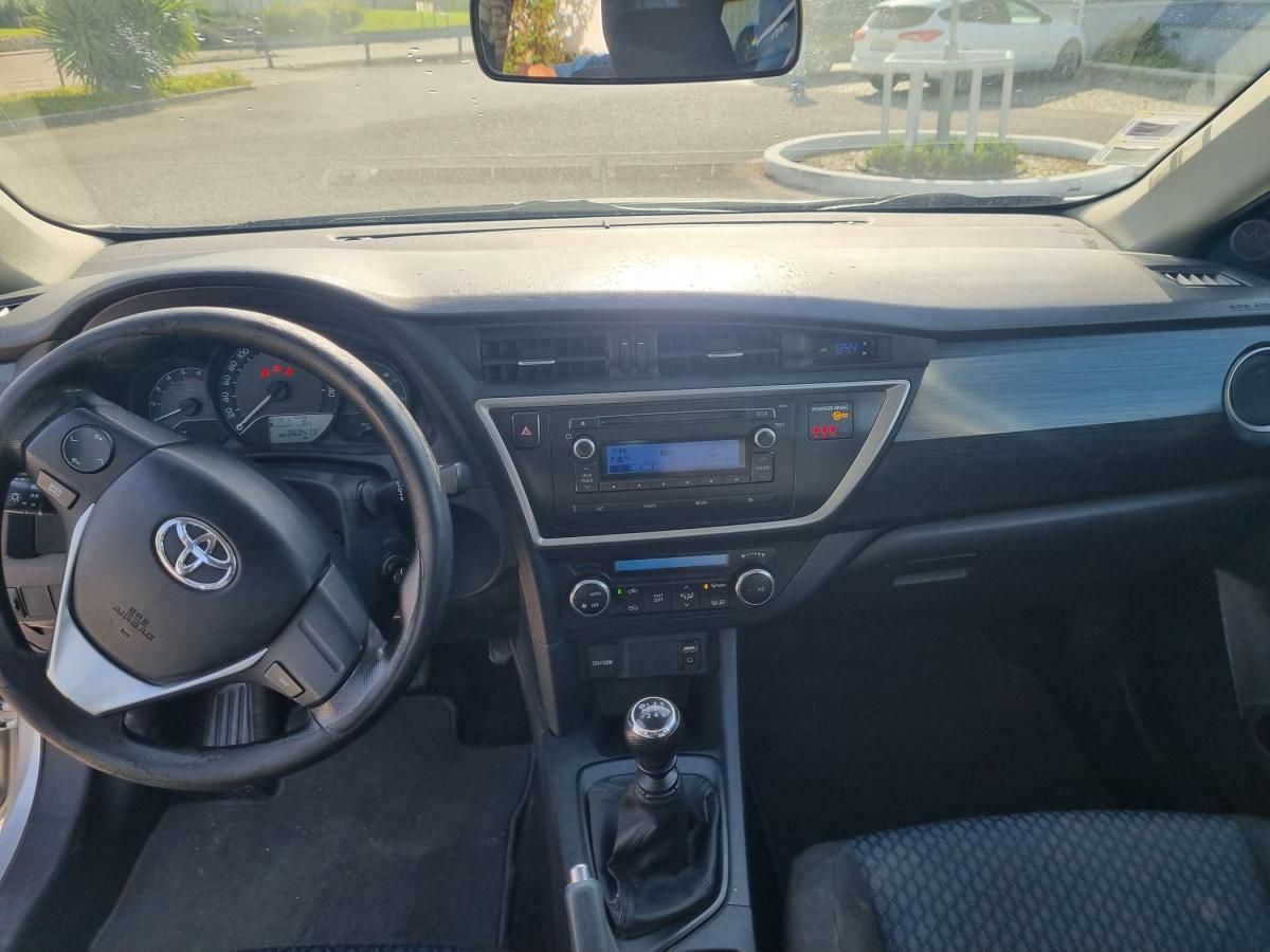 toyota-auris-touring-sports-2015-diesel-1364cc