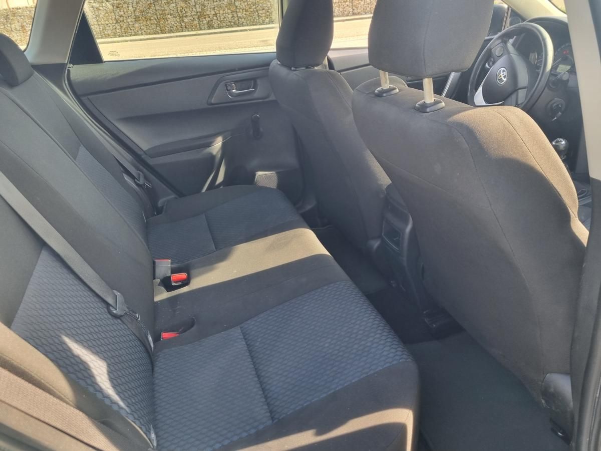 toyota-auris-touring-sports-2015-diesel-1364cc