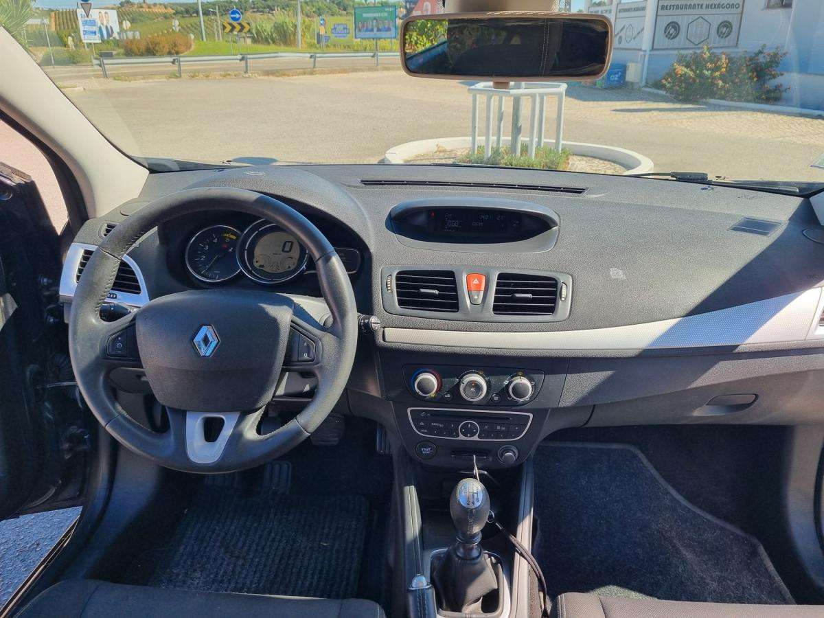 renault-megane-sport-tourer-2011-diesel-1461cc