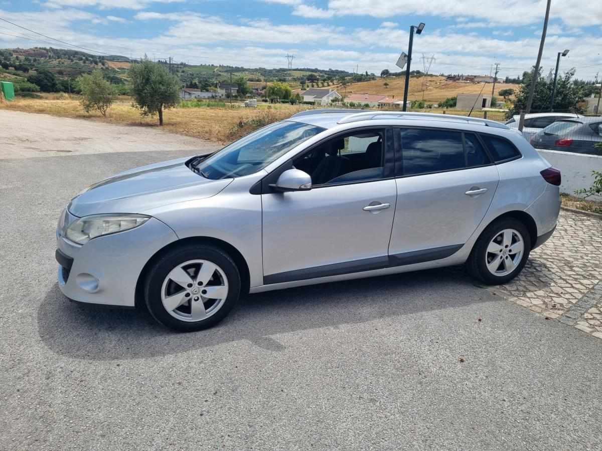 renault-megane-sport-tourer-2010-diesel-1461cc