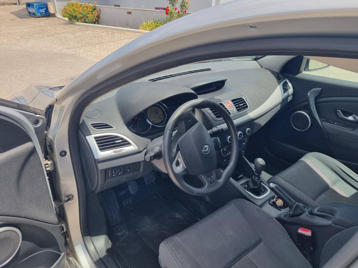 renault-megane-sport-tourer-2010-diesel-1461cc