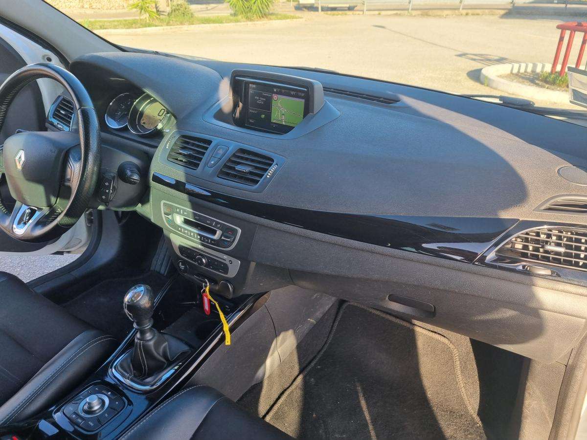 renault-megane-sport-tourer-2015-diesel-1461cc