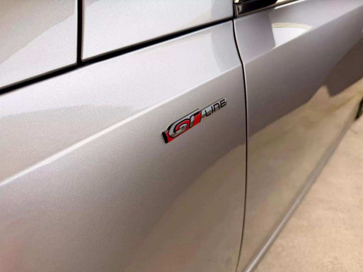 peugeot-308-2017-gasolina-1199cc