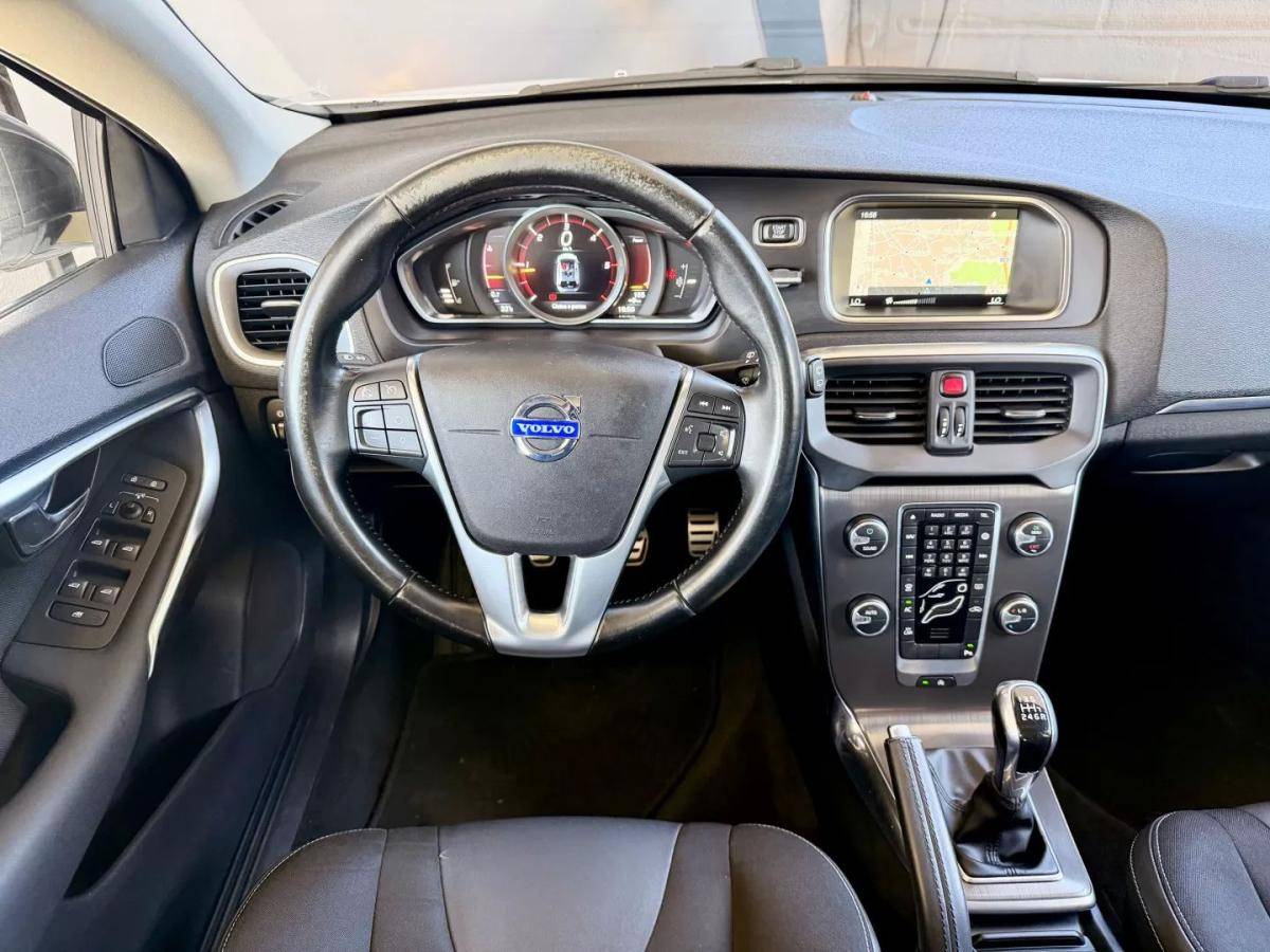 volvo-v40-2014-diesel-1969cc