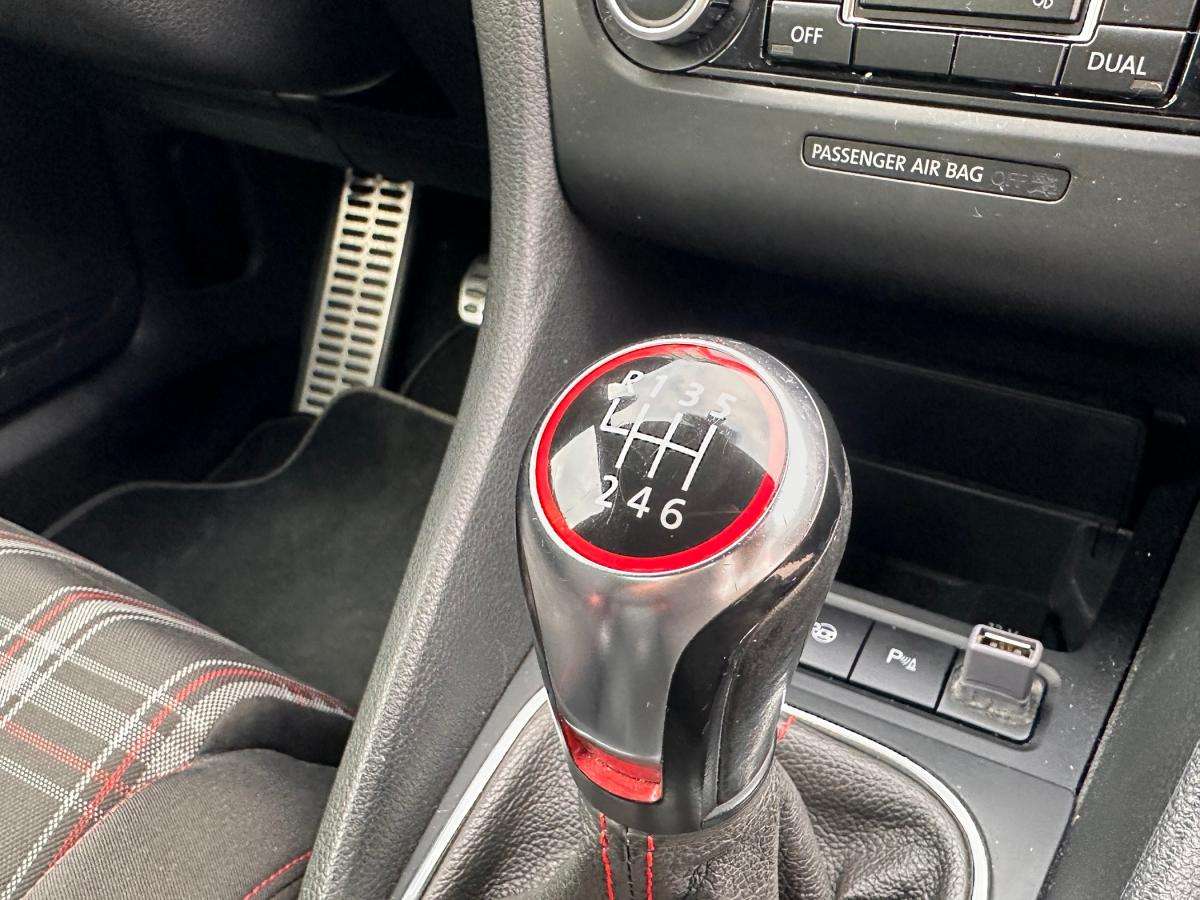volkswagen-golf-2009-gasolina-1984cc