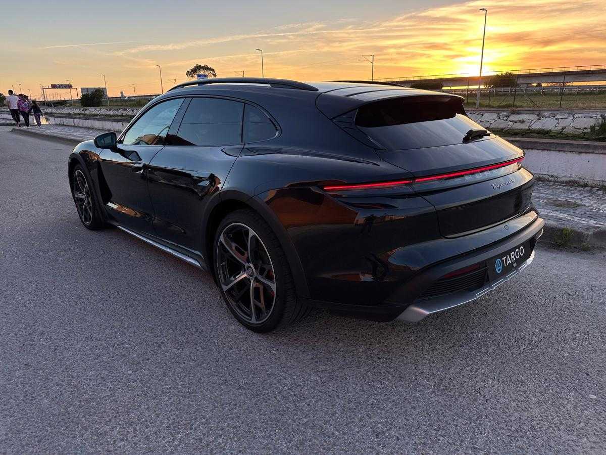 porsche-taycan-2023-eletrico-500cc