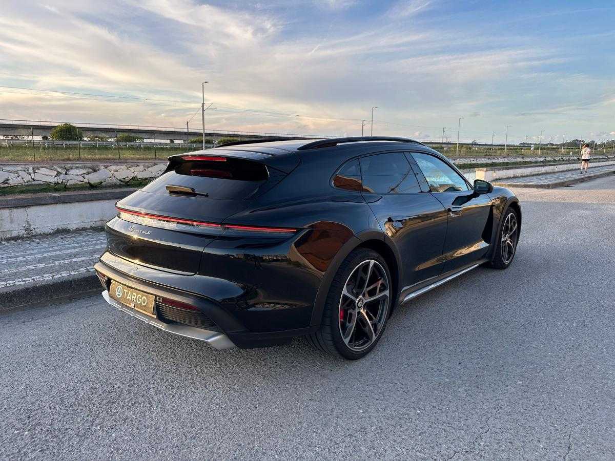 porsche-taycan-2023-eletrico-500cc