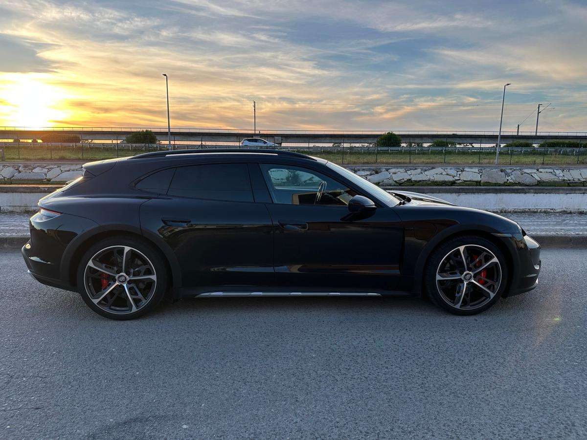 porsche-taycan-2023-eletrico-500cc