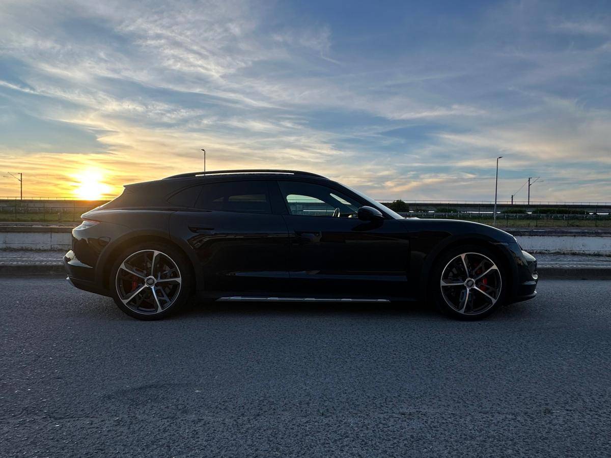 porsche-taycan-2023-eletrico-500cc