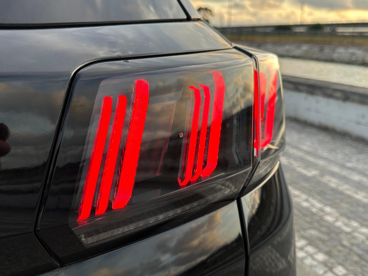 peugeot-3008-2021-hibrido-a-gasolina-1598cc