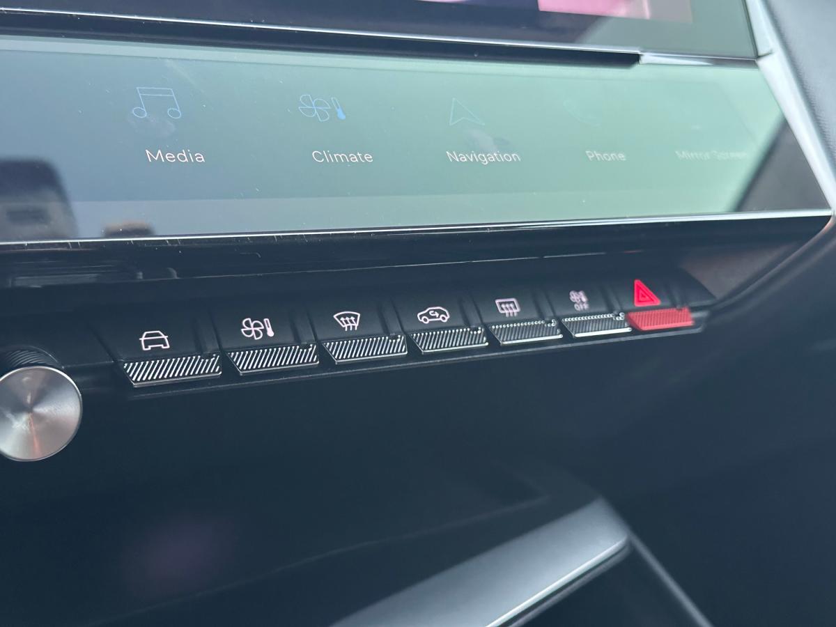 peugeot-308-2022-hibrido-a-gasolina-1598cc