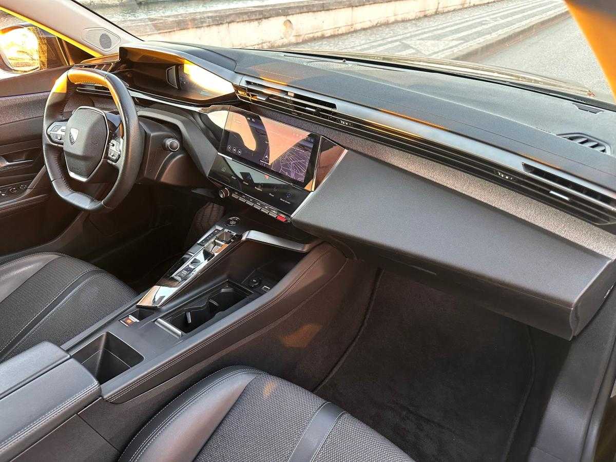 peugeot-308-2022-hibrido-a-gasolina-1598cc