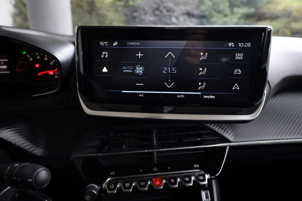 peugeot-2008-2023-gasolina-1199cc