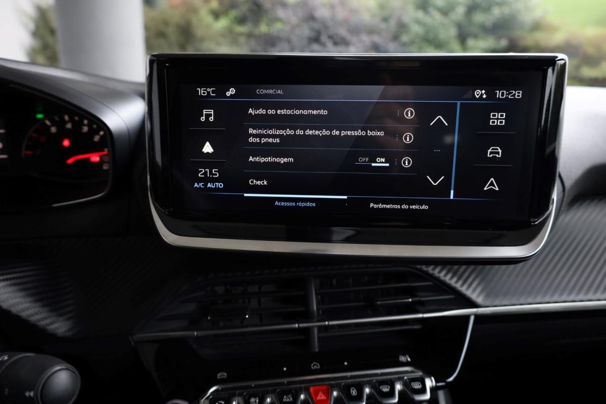 peugeot-2008-2023-gasolina-1199cc
