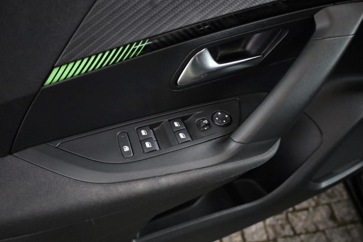 peugeot-2008-2023-gasolina-1199cc