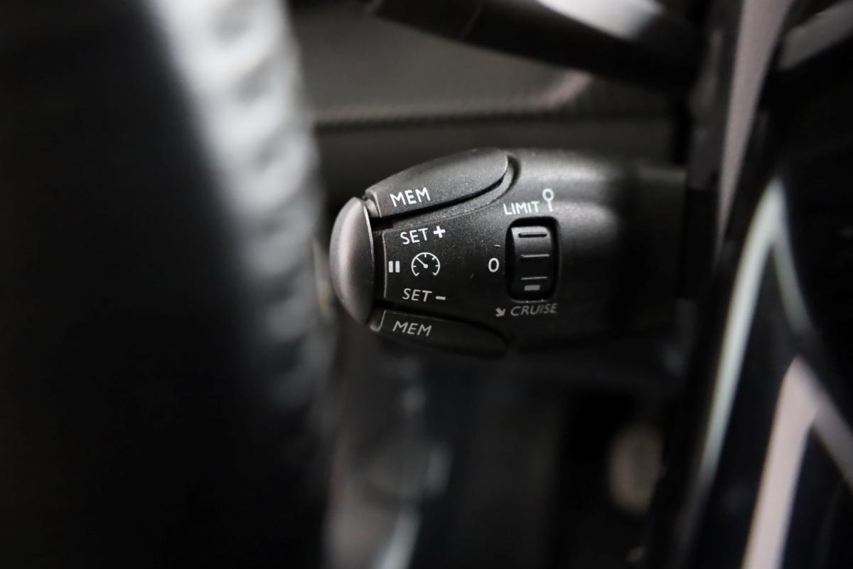 peugeot-2008-2023-gasolina-1199cc