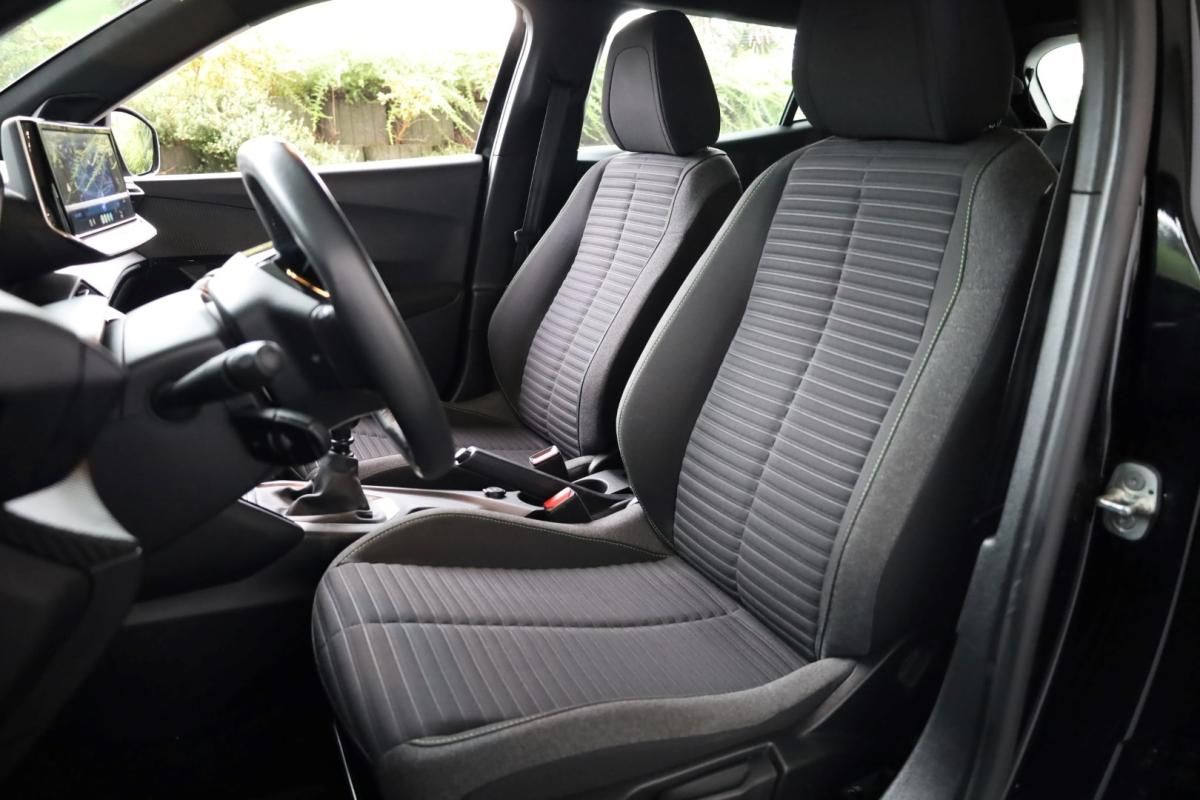 peugeot-2008-2023-gasolina-1199cc