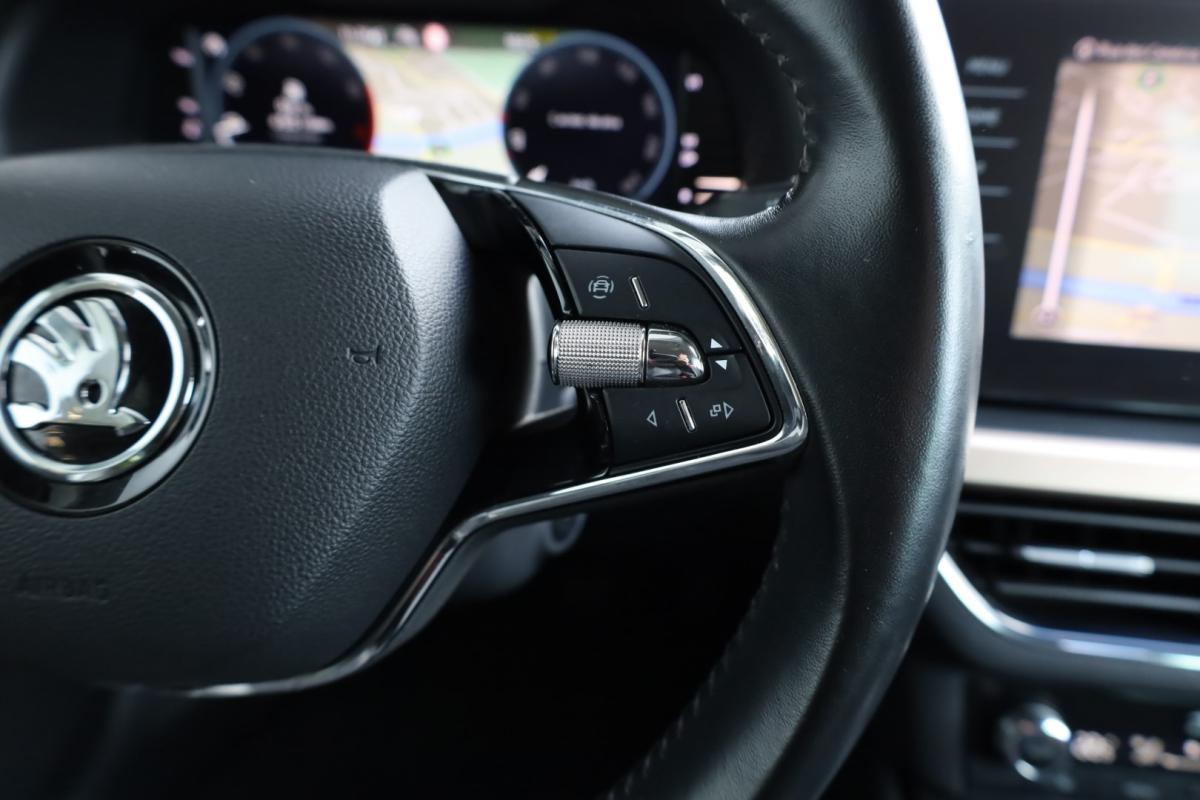 skoda-kamiq-2023-gasolina-999cc