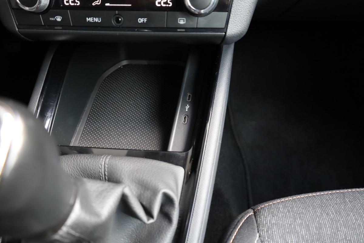 skoda-kamiq-2023-gasolina-999cc