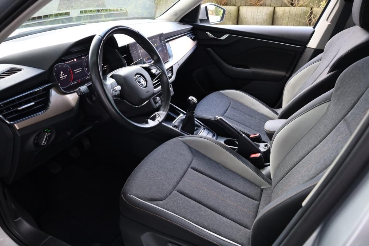 skoda-kamiq-2023-gasolina-999cc