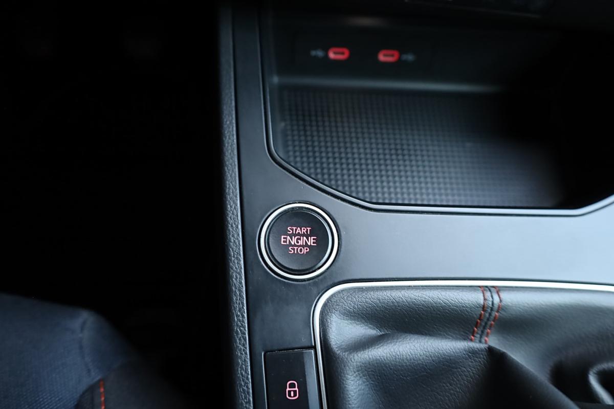 seat-ibiza-2024-gasolina-999cc