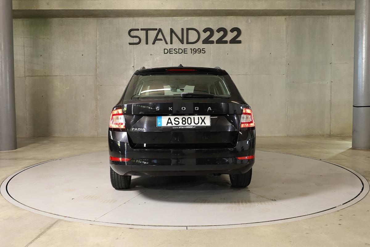 skoda-fabia-break-2022-gasolina-999cc