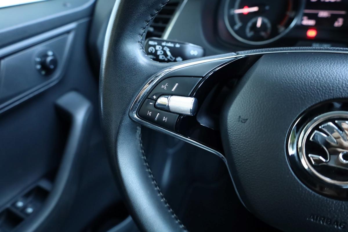 skoda-fabia-break-2022-gasolina-999cc