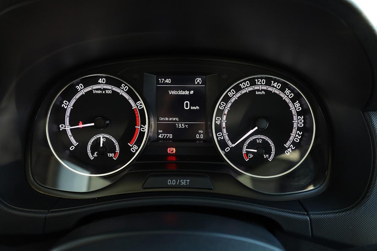 skoda-fabia-break-2022-gasolina-999cc