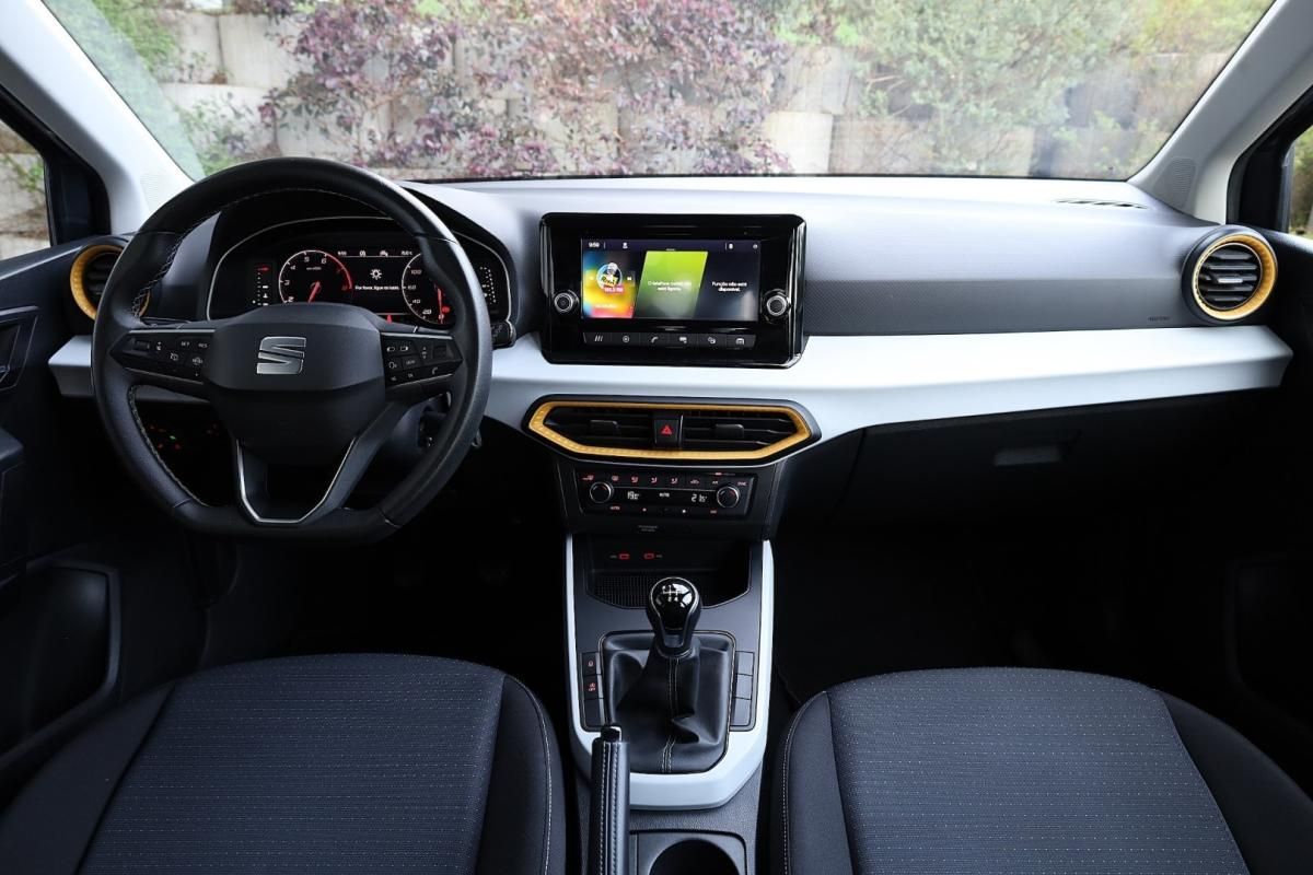seat-arona-2023-gasolina-999cc