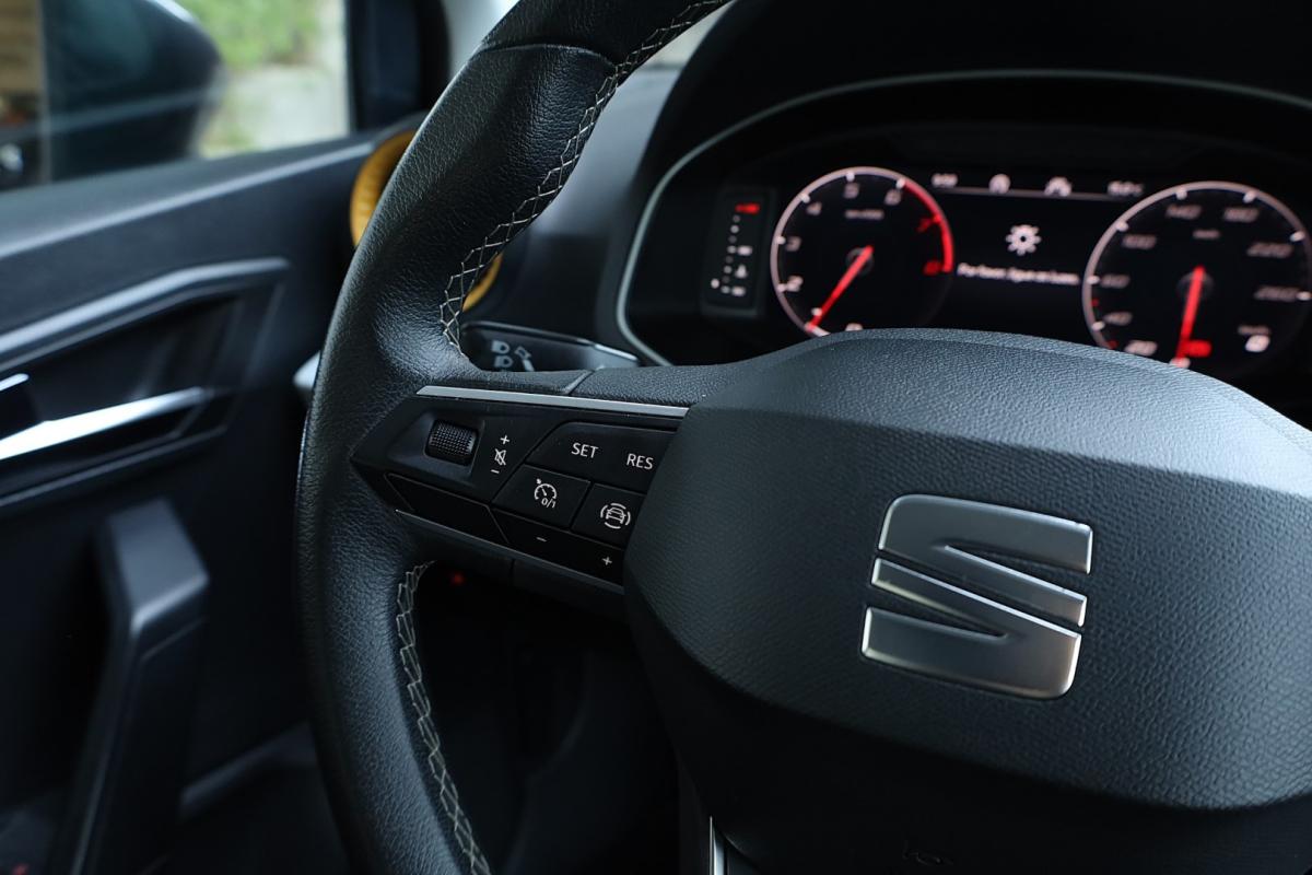 seat-arona-2023-gasolina-999cc