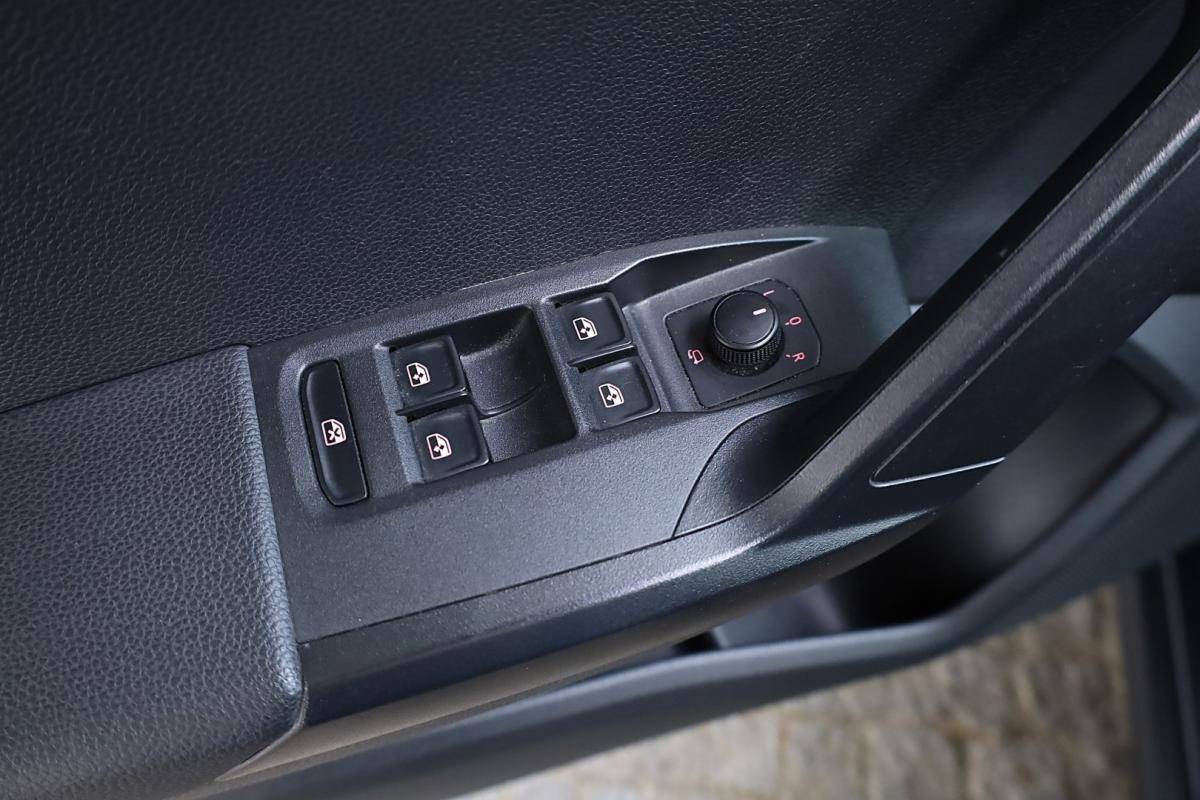 seat-arona-2023-gasolina-999cc