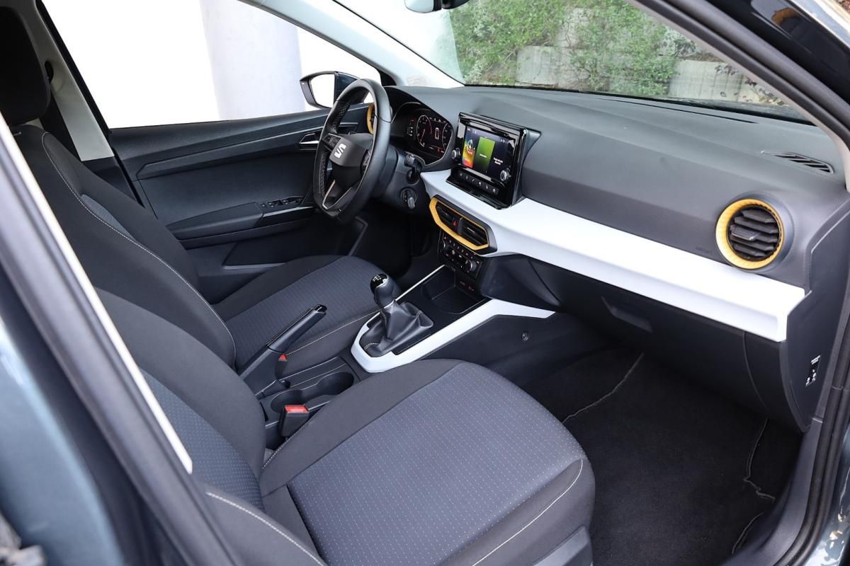 seat-arona-2023-gasolina-999cc
