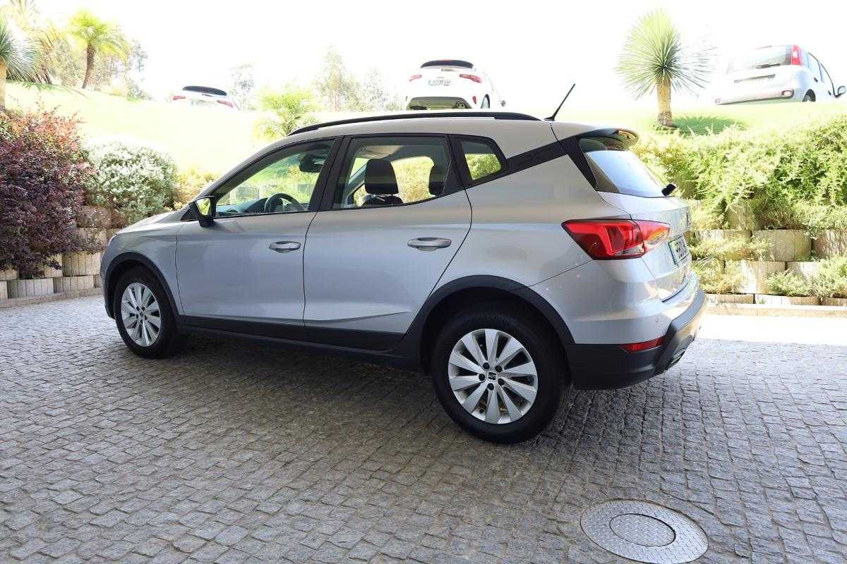 seat-arona-2023-gasolina-999cc