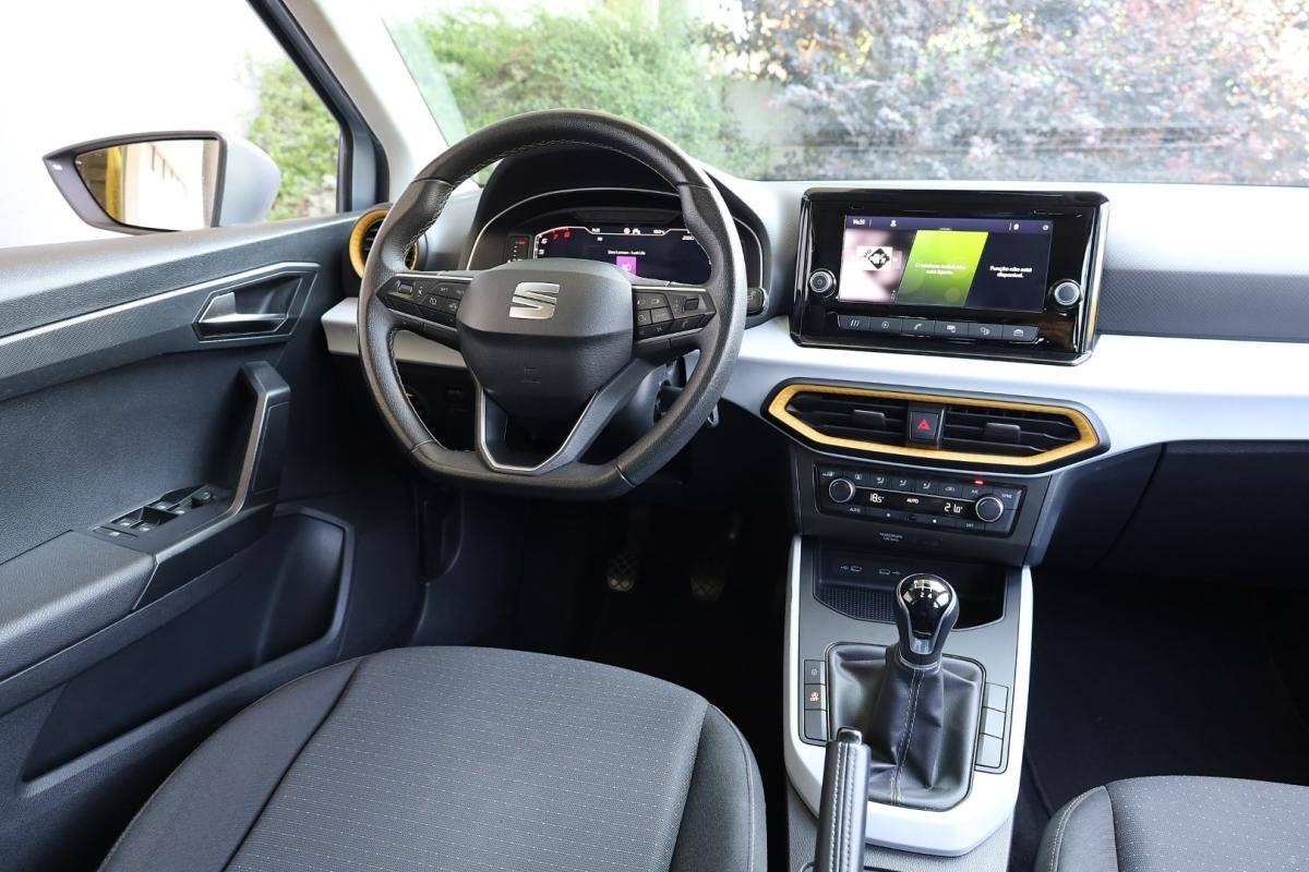 seat-arona-2023-gasolina-999cc